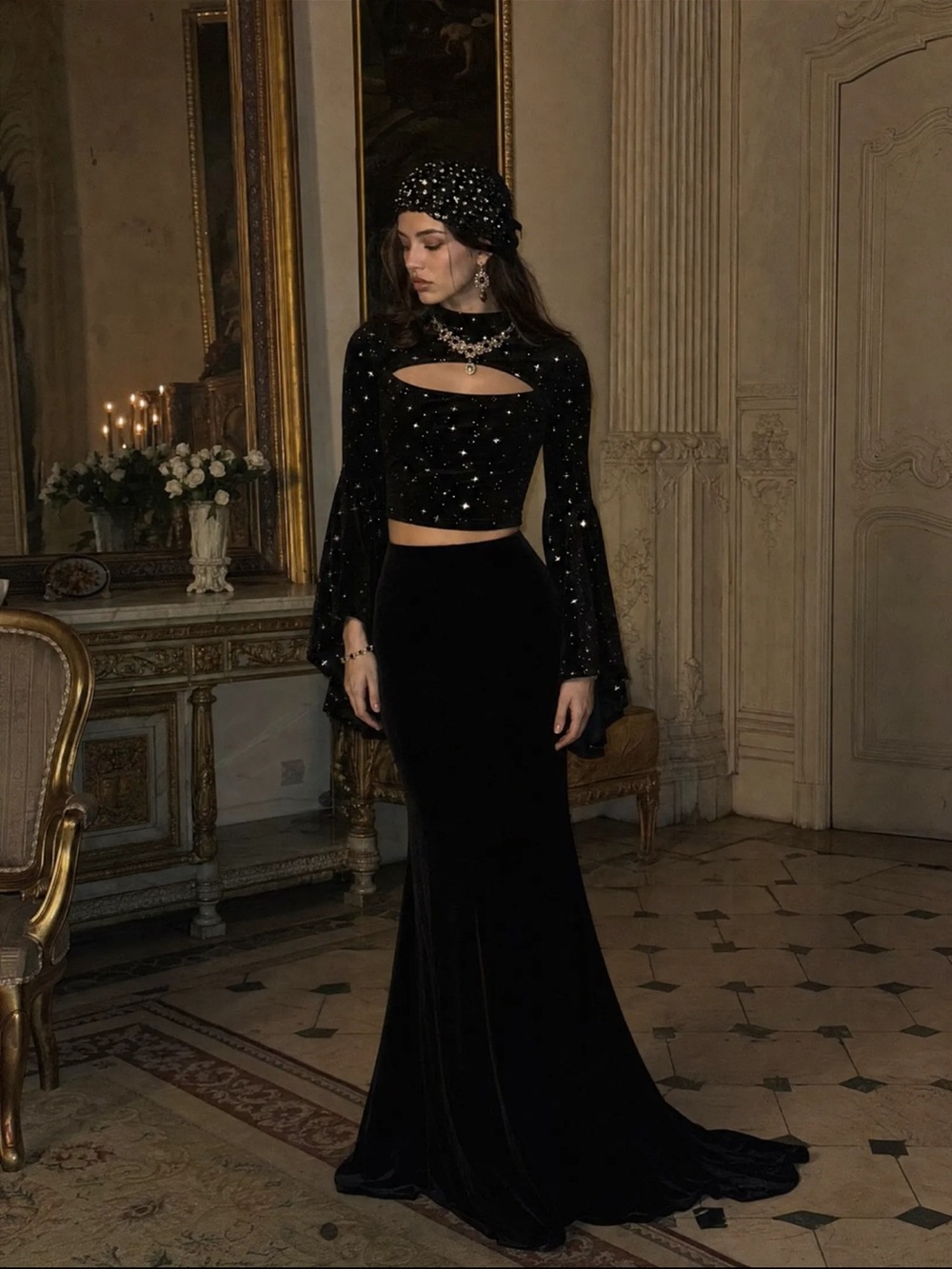 Cider Velvet Star Pattern Bell Sleeve Crop Top - Picture 1 of 12